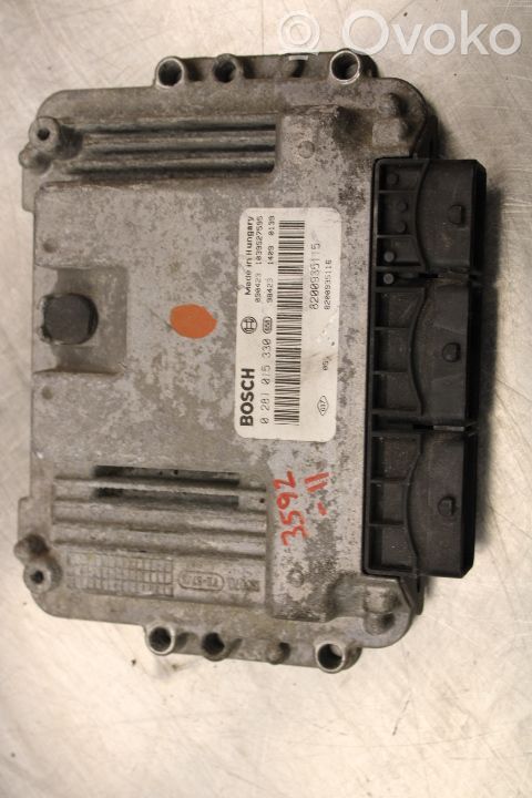 Unité de commande / module d'injection   0281015330,8200935115