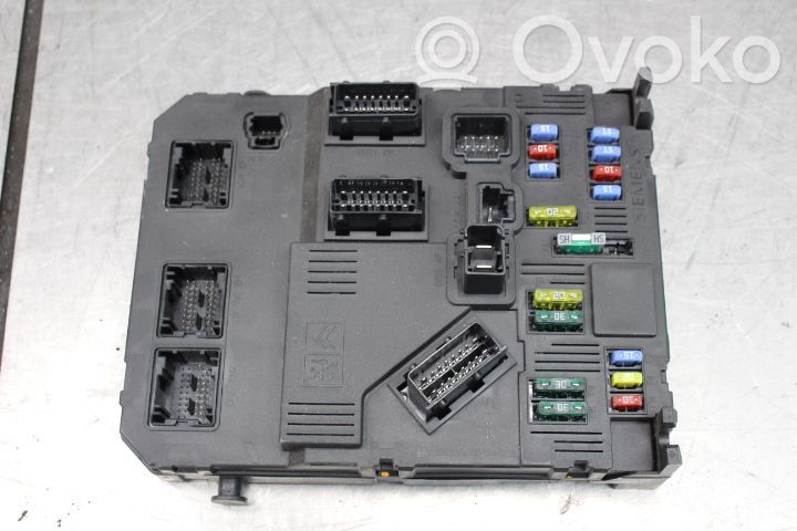 Rover 45 Ramka / Moduł bezpieczników 