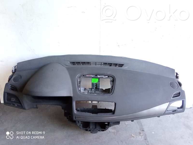 Panel de instrumentos   681000020R