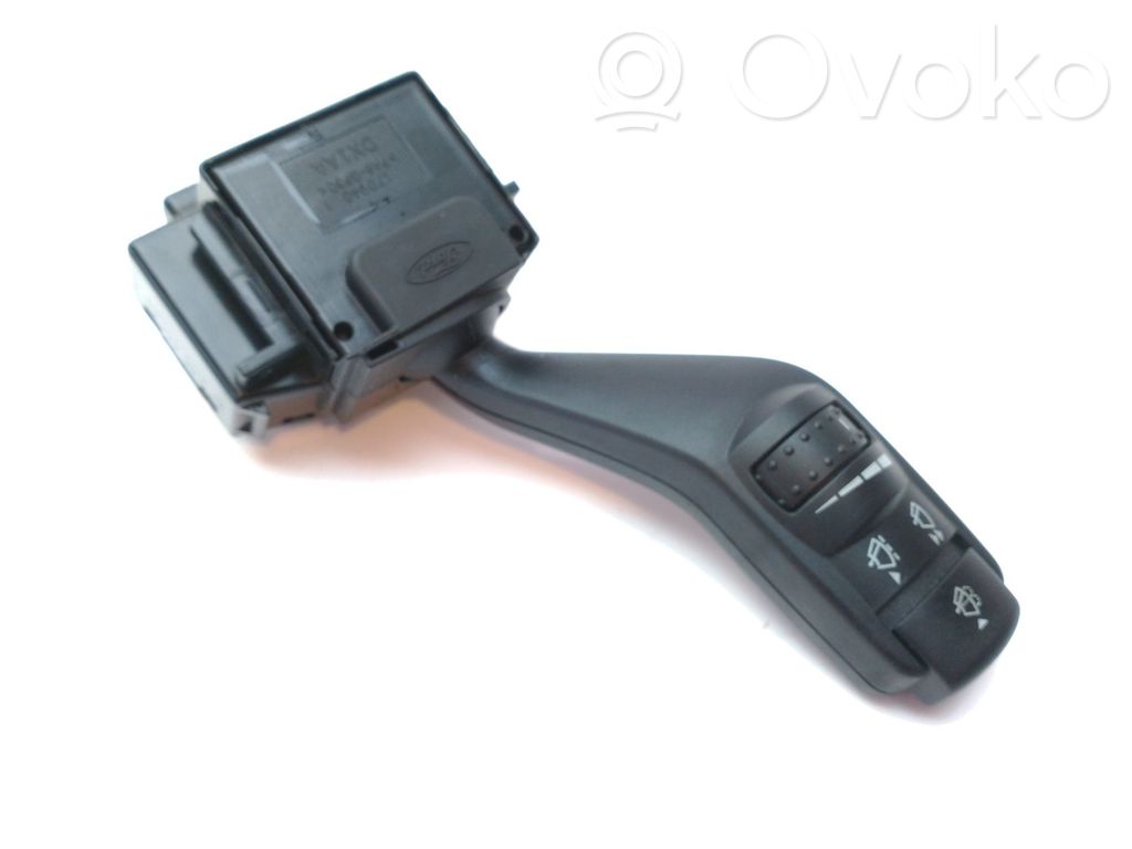 Pyyhkijän vipu   1350066,5M5T17A553BD