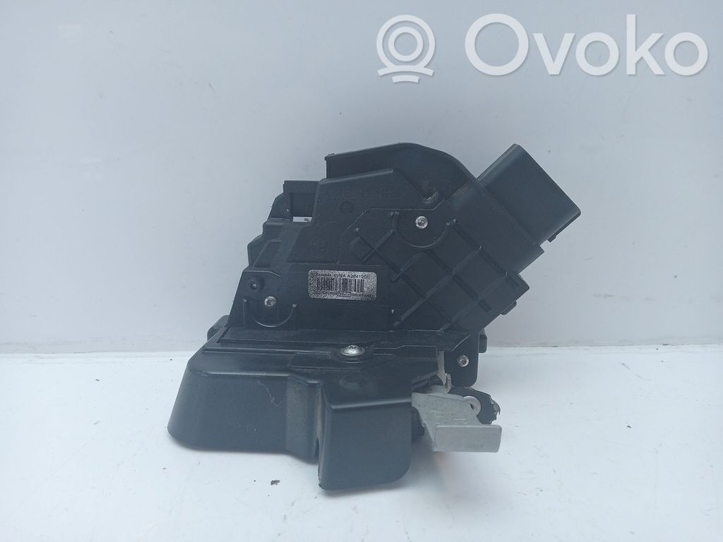 Aizmugurē slēdzene   4M5AA26412BE,139M675RB