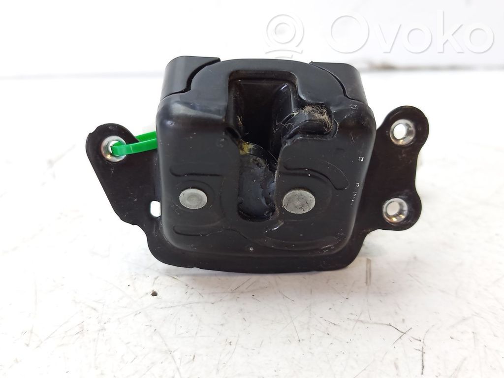 Tailgate lock latch   6935076040