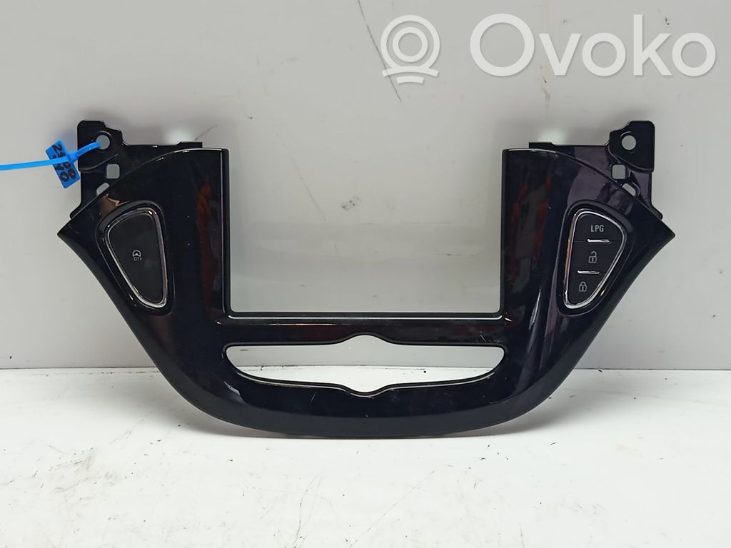 Bottom trim   39050775