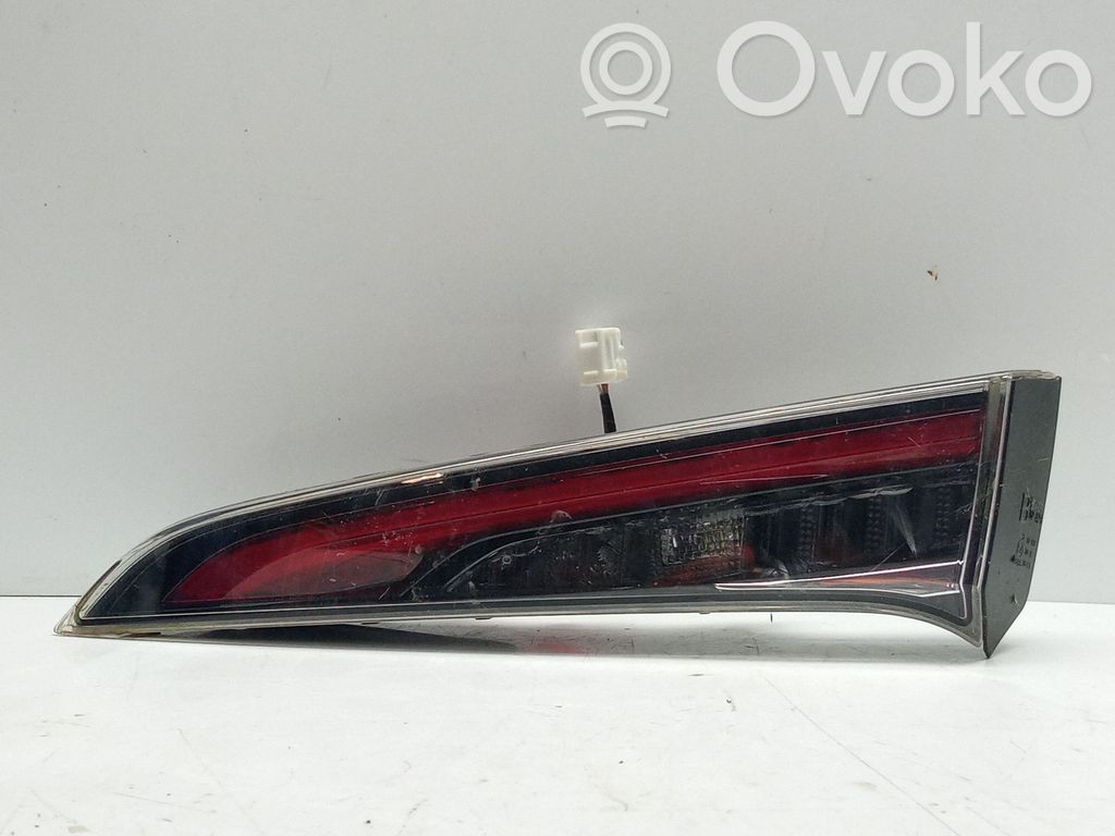 Toyota Corolla E160 E170 Takaluukun takavalot 