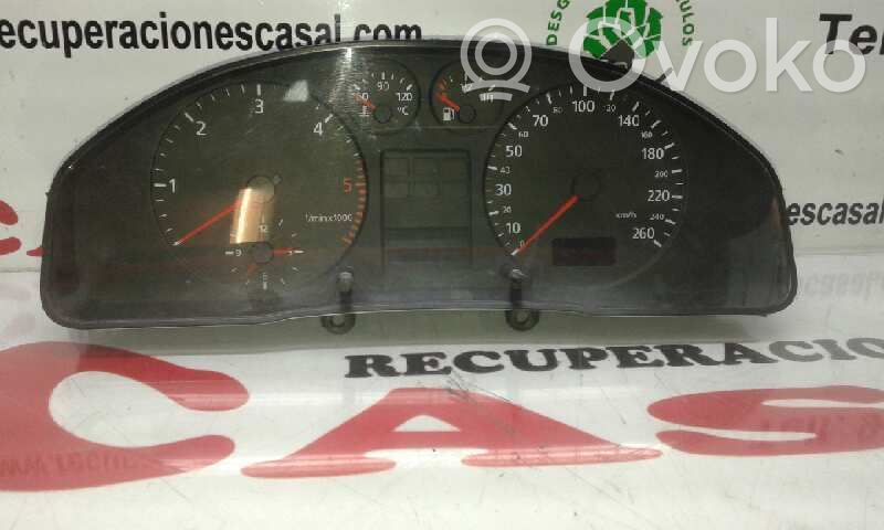 Audi A4 S4 B5 8D Vitezometru (grup de instrumente) 