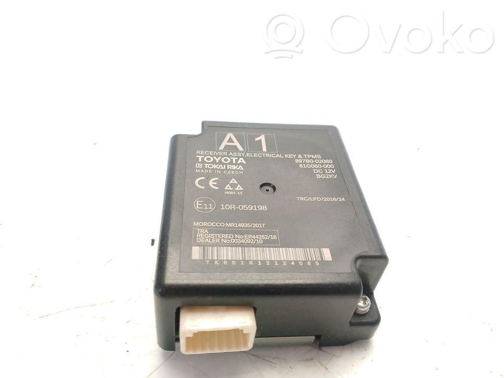 Sonstige Steuergeräte / Module   897B002070,897B002060