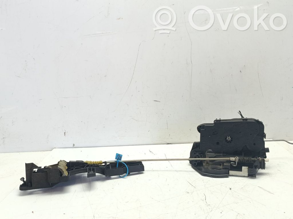Front door lock   51217202146
