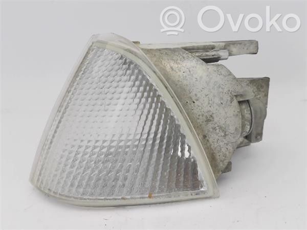 Third/center stoplight   630356,086611518L