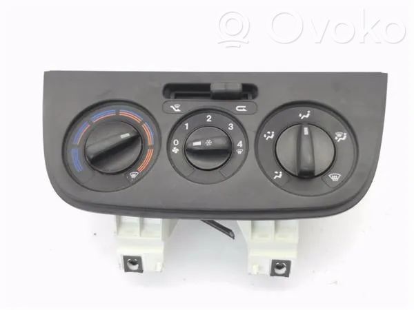 Peugeot Bipper Climate control unit 
