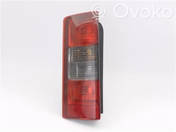 Rear/tail lights   E95302