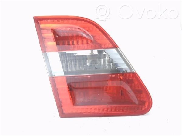 Mercedes-Benz B W245 Lampy tylnej klapy bagażnika 
