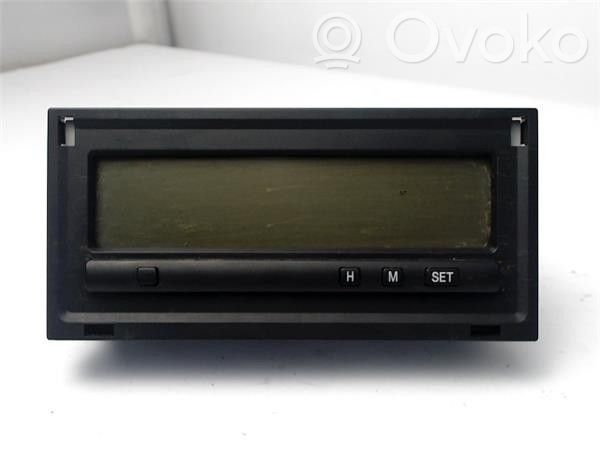 Mitsubishi Carisma Uhr