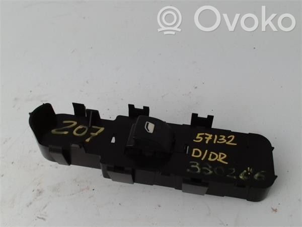 Peugeot 207 Electric window control switch 