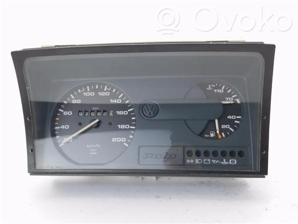 Volkswagen Polo II 86C 2F Geschwindigkeitsmesser Cockpit 