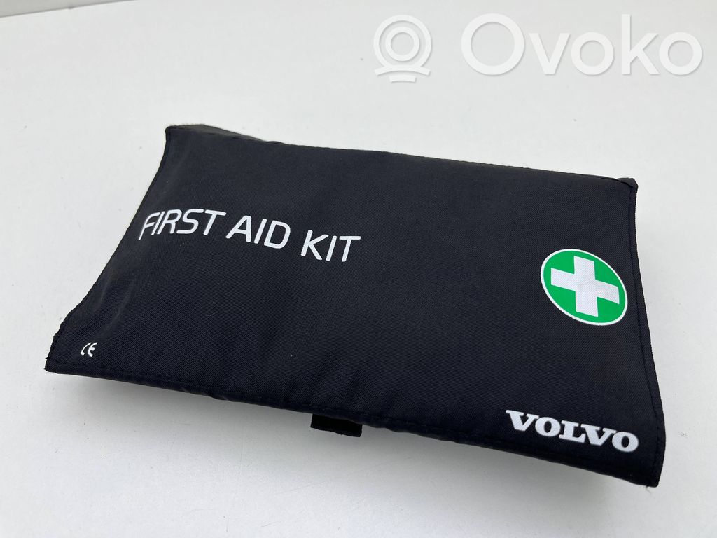 Volvo V60 Ensiapupakkaus 