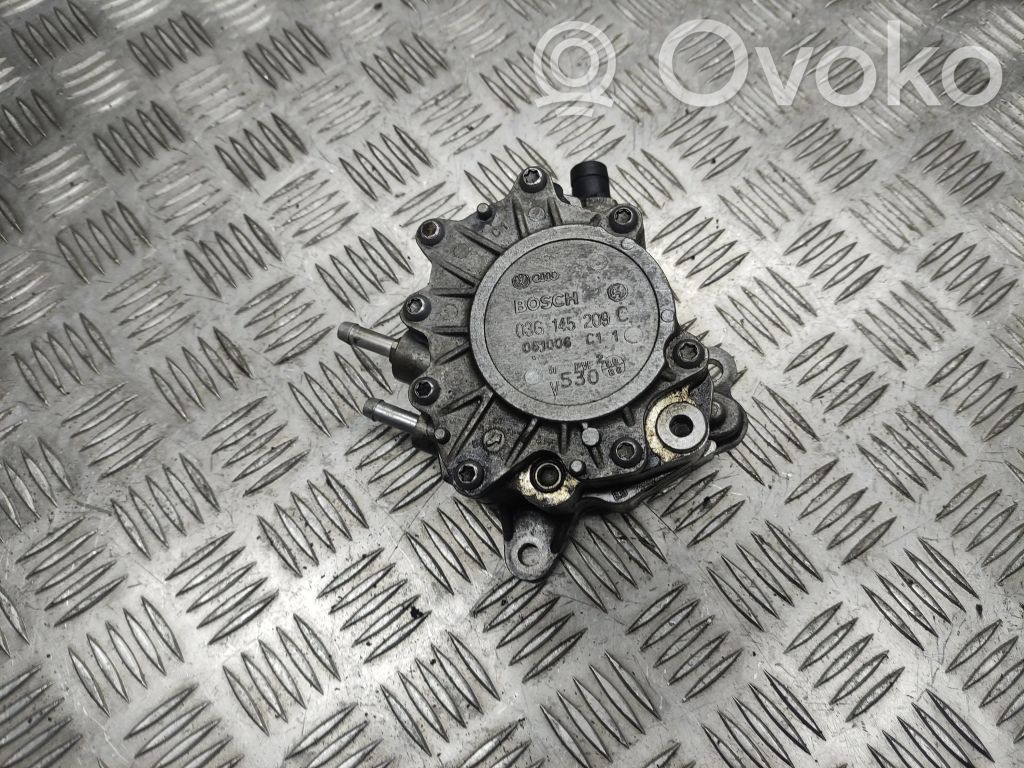 Volkswagen Touran I Vacuum pump 
