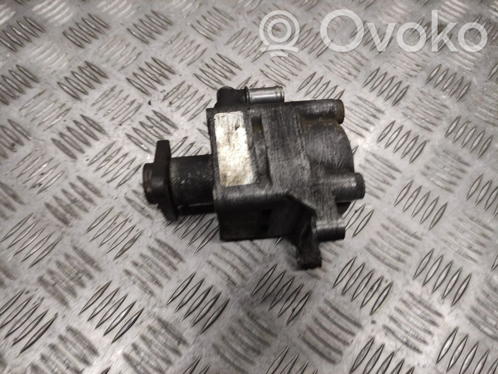 BMW 3 E46 Power steering pump 