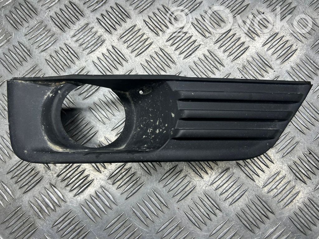 Ford Focus Priešrūkinio žibinto apdaila/ grotelės 