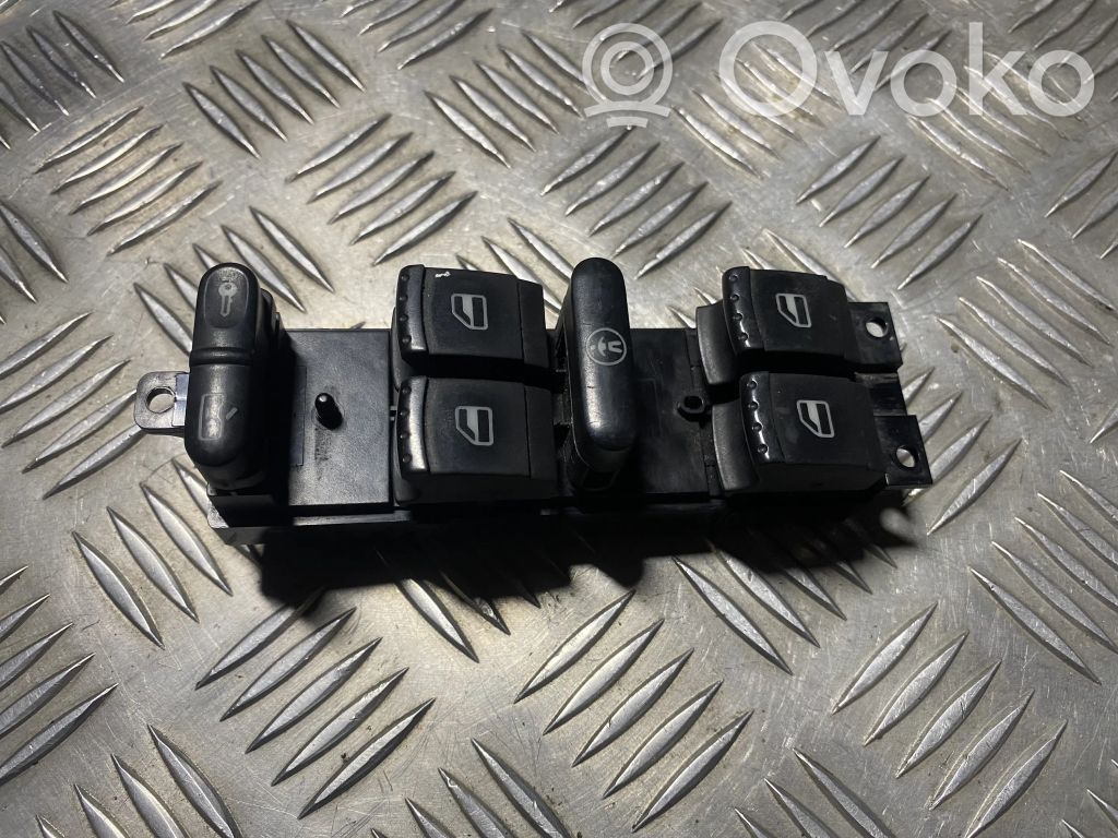 Volkswagen PASSAT B5 Electric window control switch 