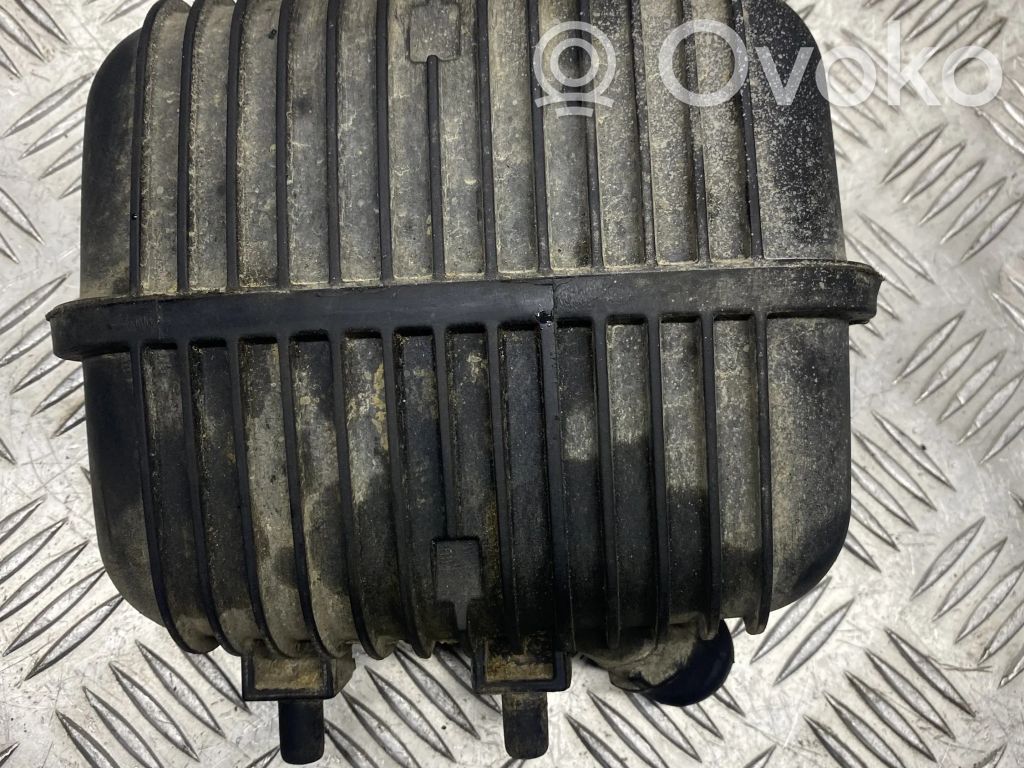 Audi A4 S4 B7 8E 8H Tyhjiösäiliö 
