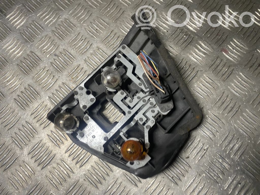 BMW 3 E46 Priekinių vietų apšvietimo žibintas 