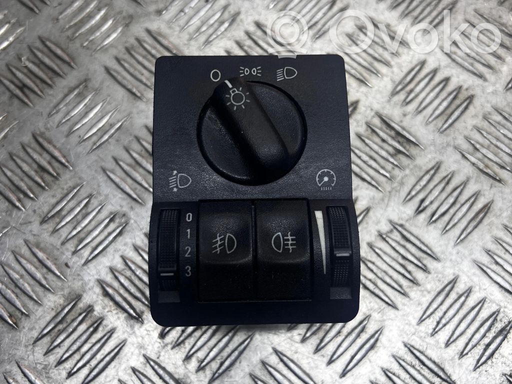 Opel Astra G Light switch 