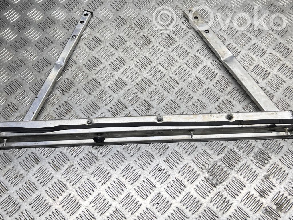 Audi A8 S8 D3 4E Engine mounting bracket 