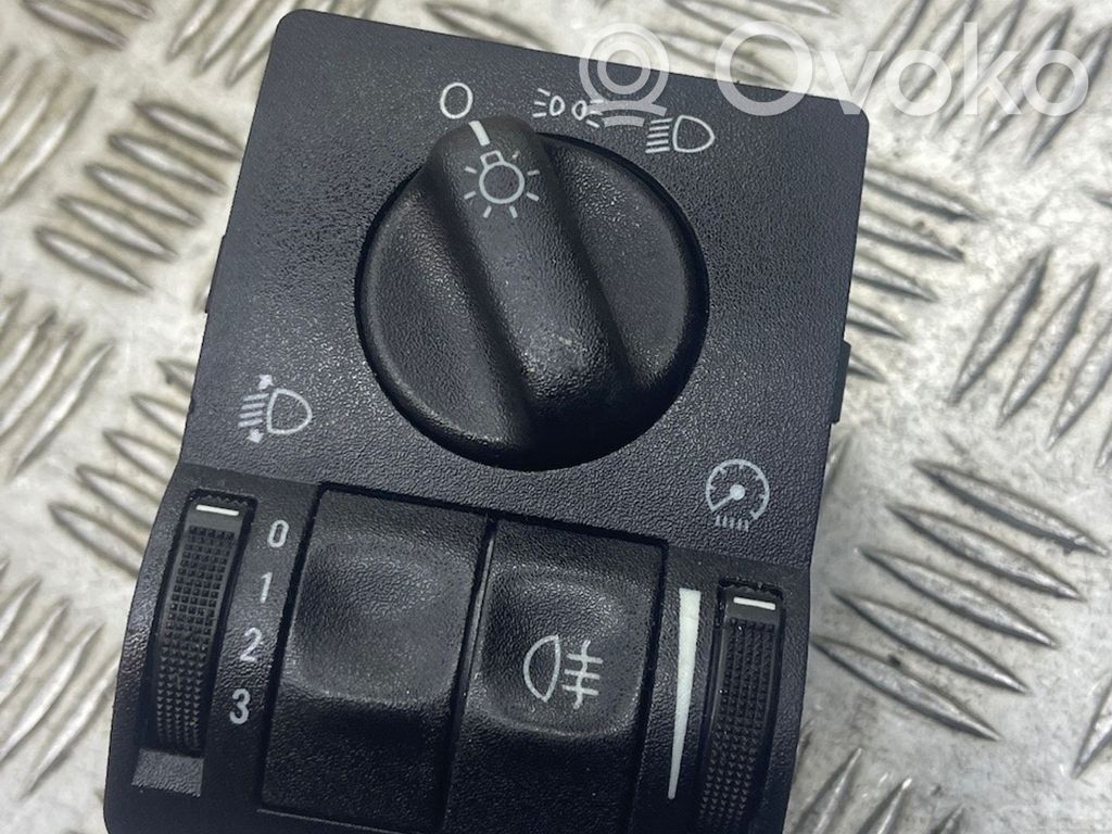 Opel Astra G Light switch 