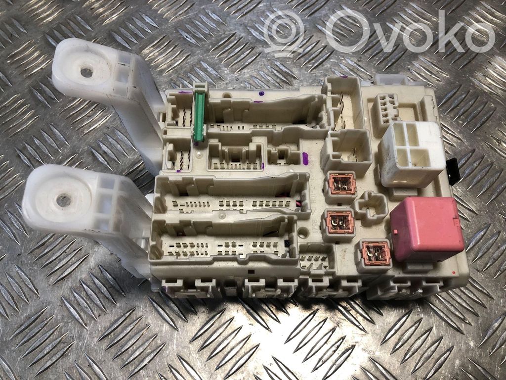 Toyota RAV 4 (XA30) Fuse module 