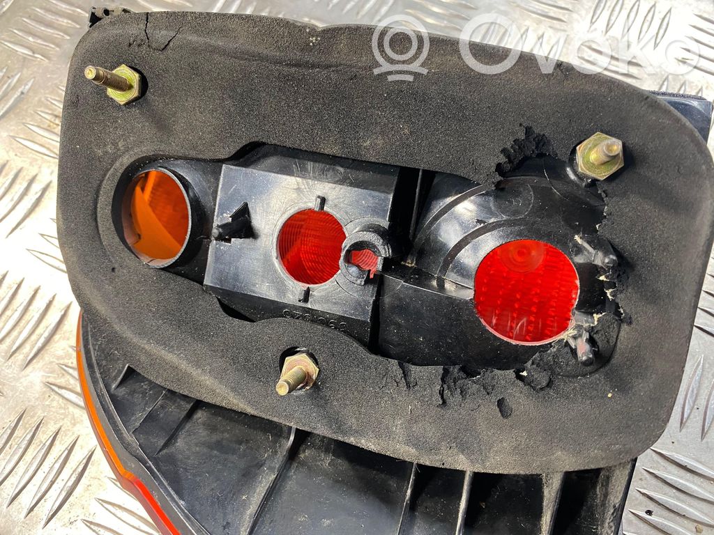Rear/tail lights   8361672,8371328,301240,2703200006