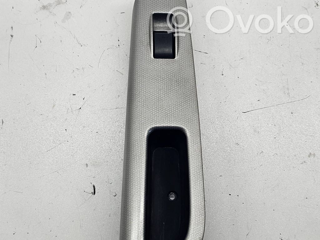 Toyota Avensis T250 Front door window switch trim 