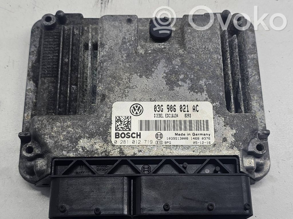 Volkswagen PASSAT B6 Sterownik / Moduł ECU 
