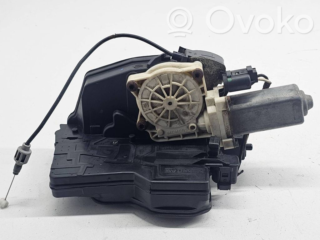 BMW 7 E65 E66 Aizmugurē slēdzene 