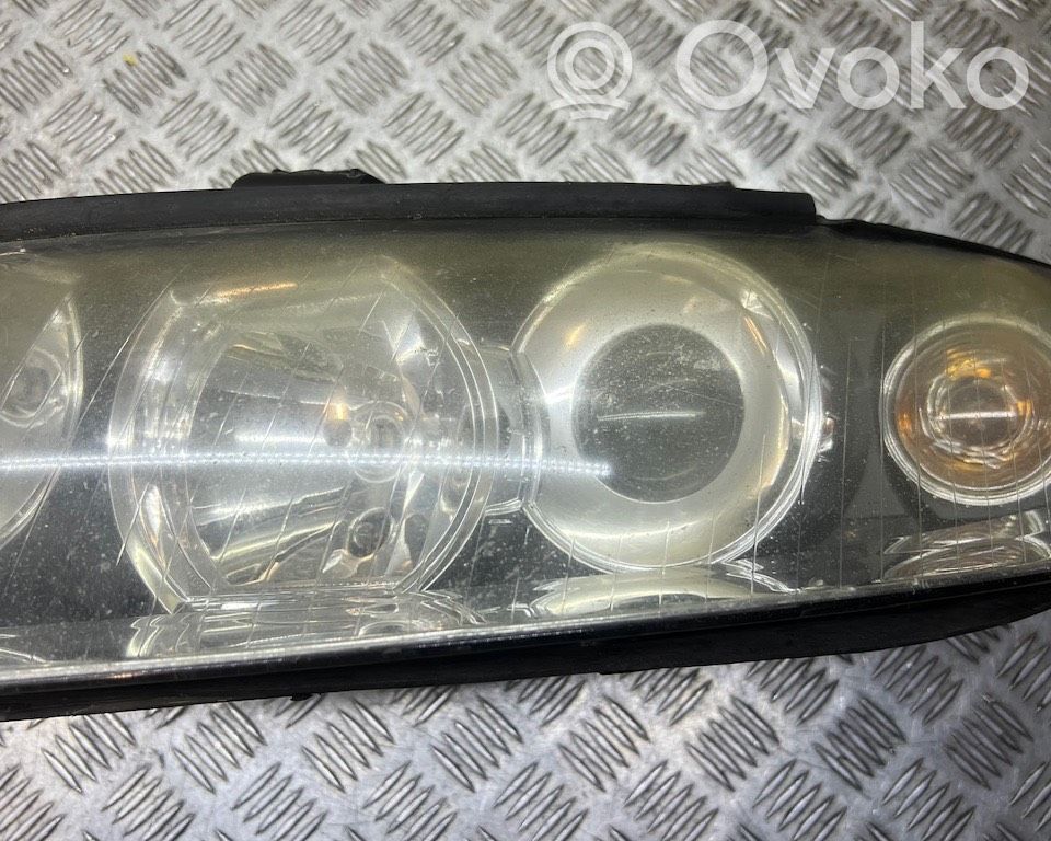 Audi A4 S4 B6 8E 8H Lampa przednia 