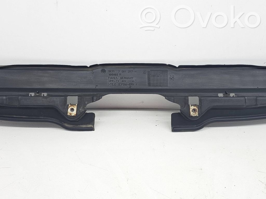 BMW 7 E65 E66 Radiatorių apdaila 
