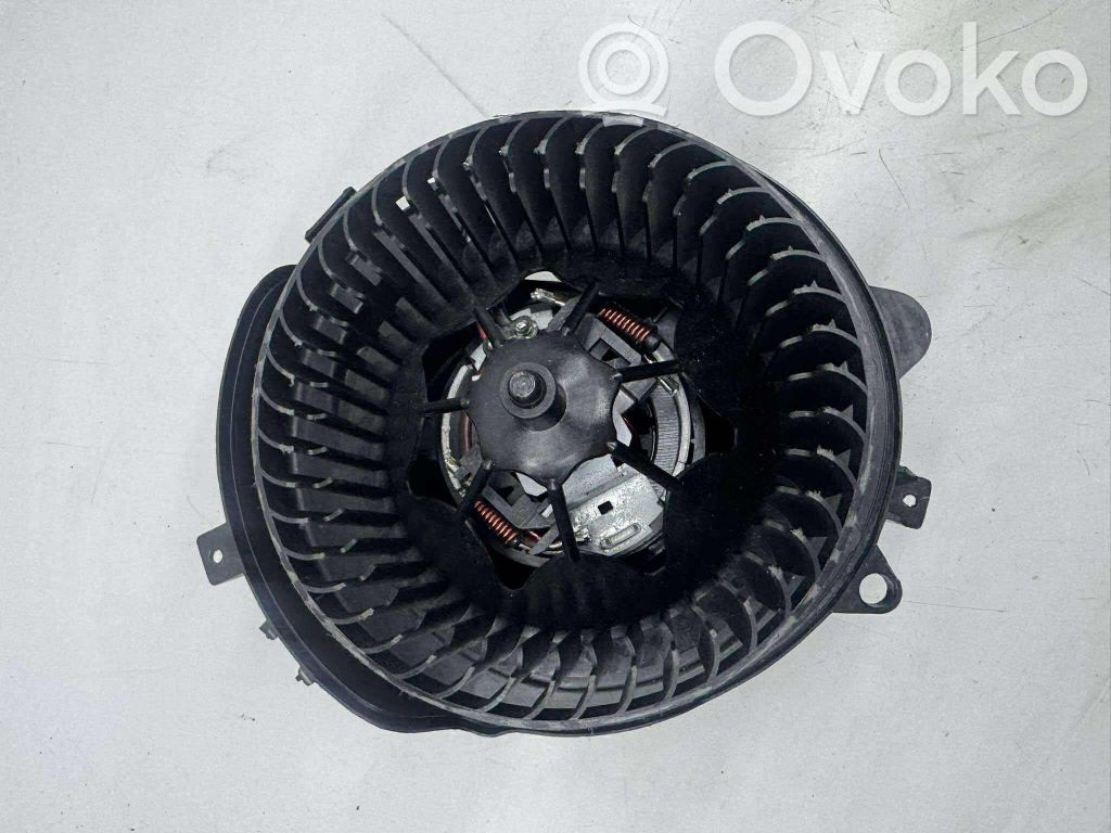 Skoda Octavia Mk3 (5E) Lämmittimen puhallin 