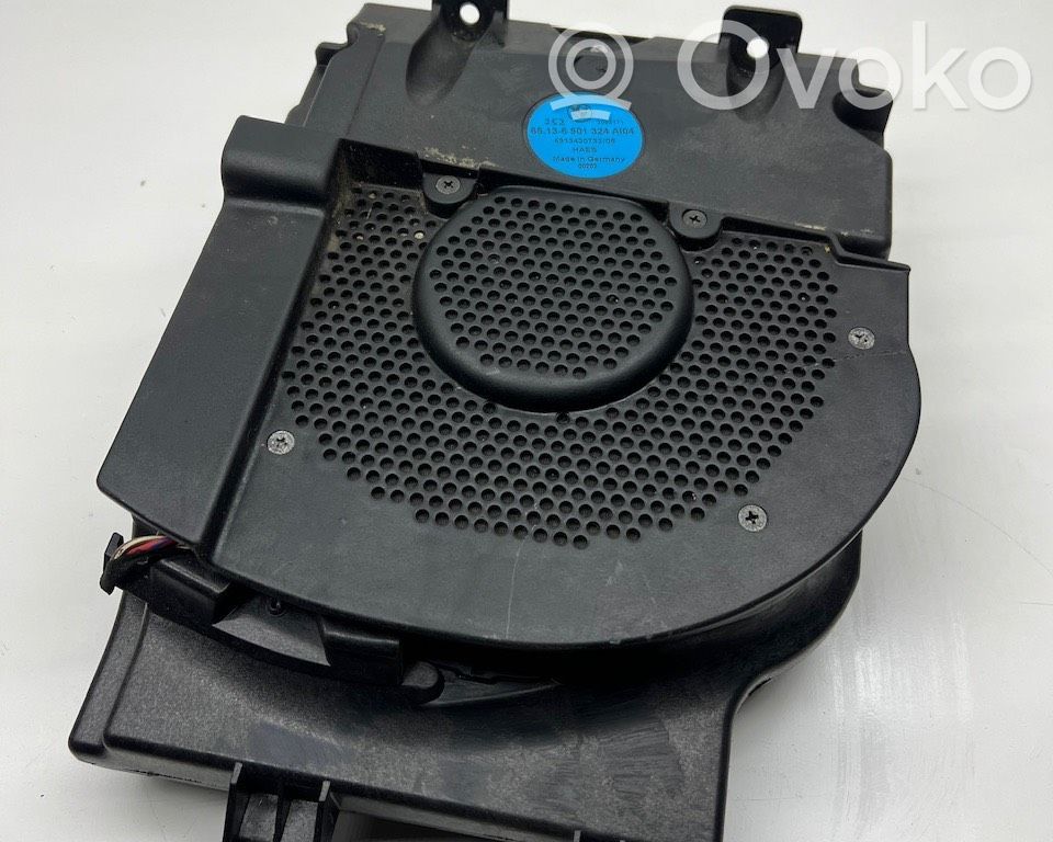 BMW 7 E65 E66 Subwoofer 