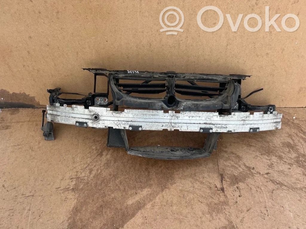 BMW 5 E60 E61 Priekšpusē bampera sija / balka 