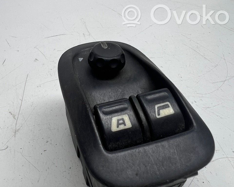Peugeot 306 Electric window control switch 