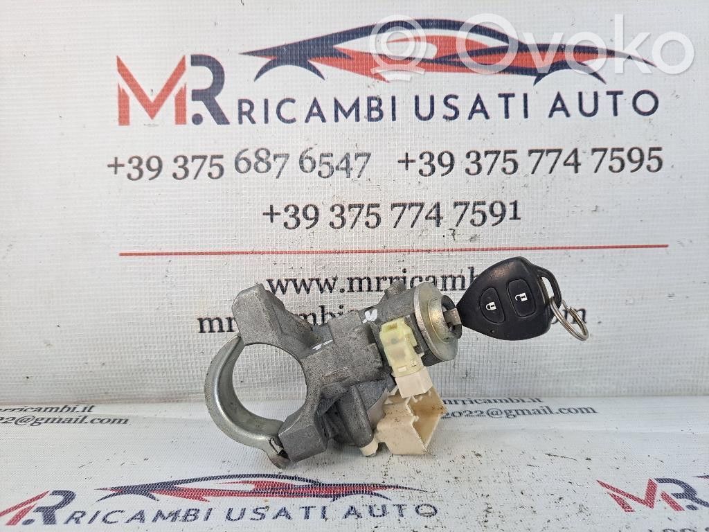 Toyota Auris 150 Užvedimo spynelė 
