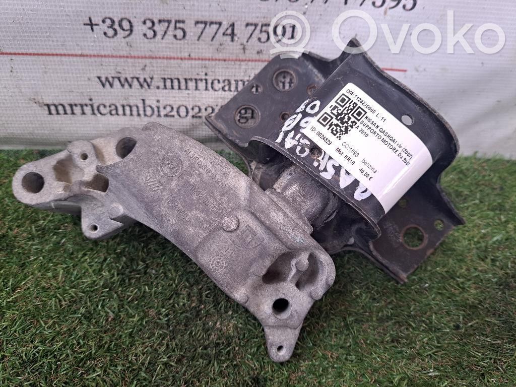 Nissan Qashqai Engine mounting bracket 