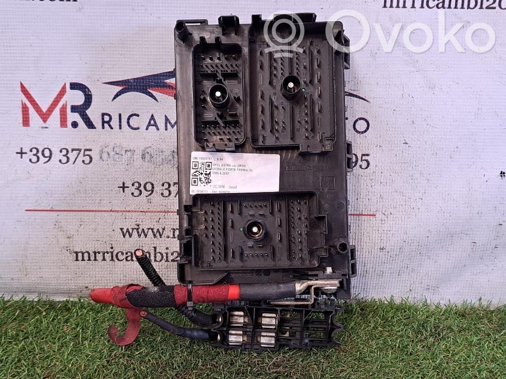 Opel Astra J Módulo de fusible 
