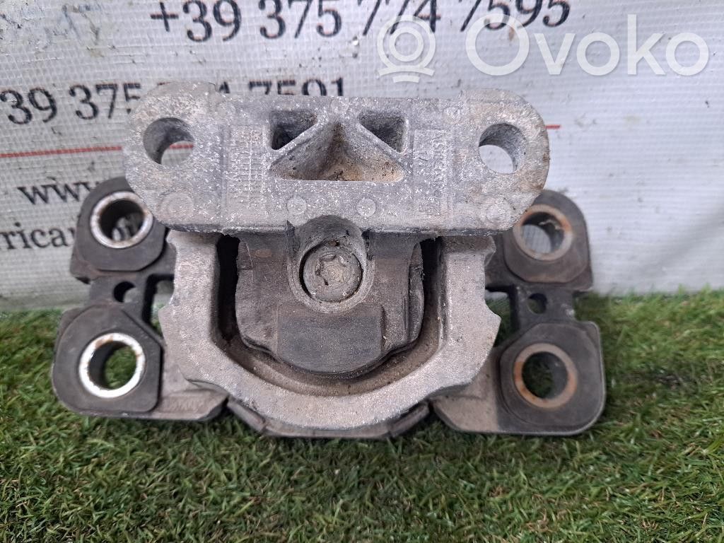 Land Rover Freelander 2 - LR2 Gearbox mount 