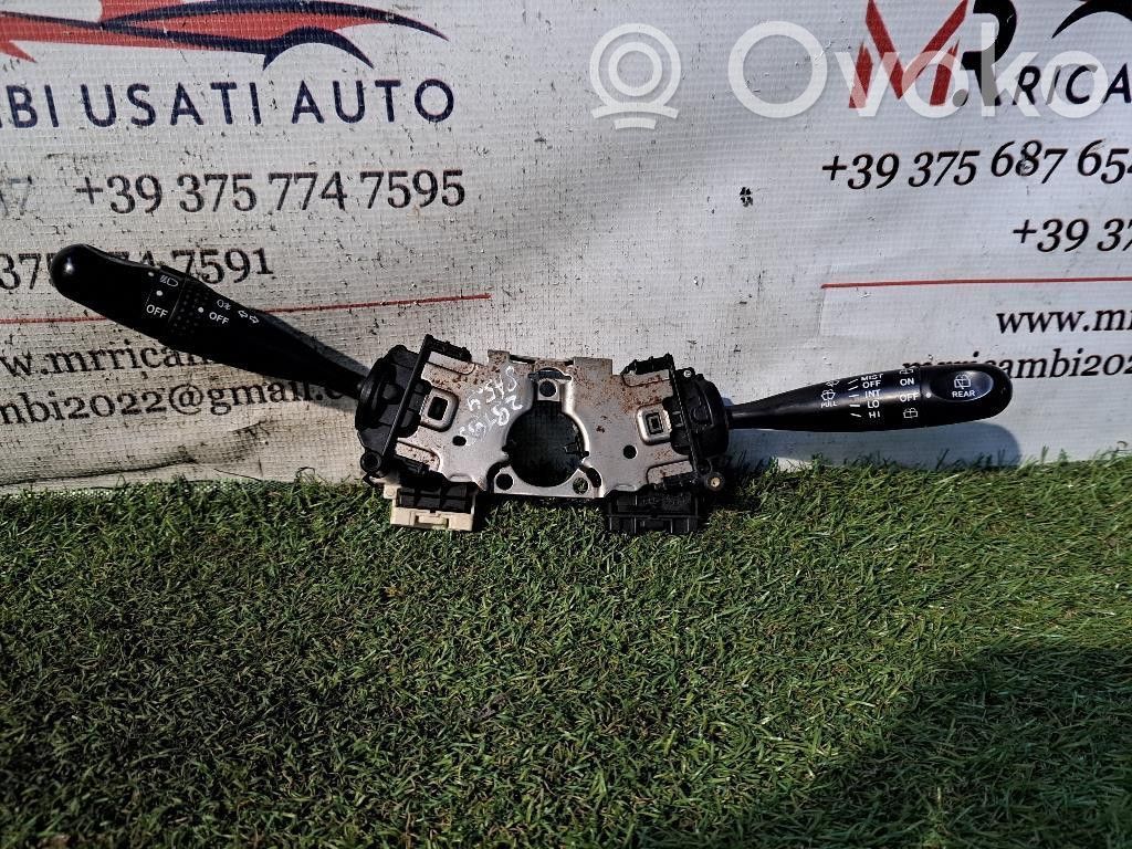 Daihatsu Terios Pyyhkimen/suuntavilkun vipukytkin 
