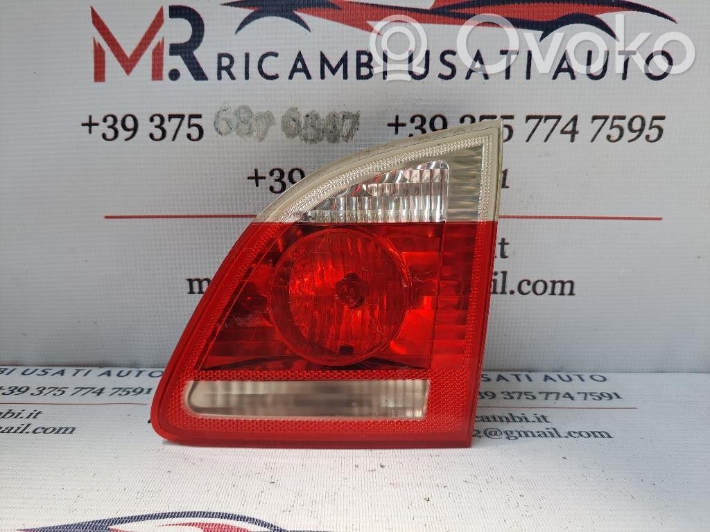 BMW 5 E60 E61 Galinis žibintas dangtyje 