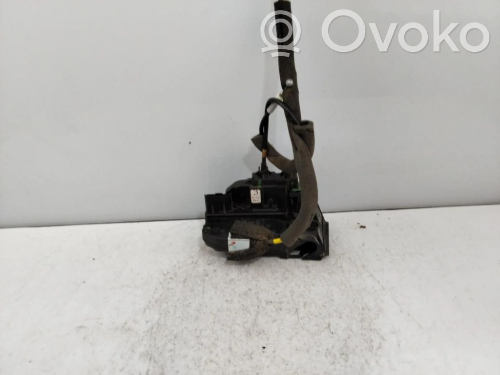 Nissan Juke I F15 Zamek drzwi tylnych 