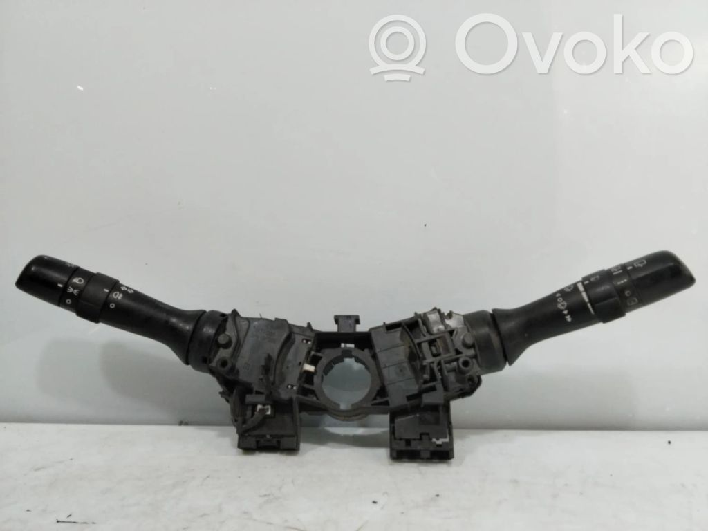 Toyota Yaris Interruttore/pulsante di controllo multifunzione 