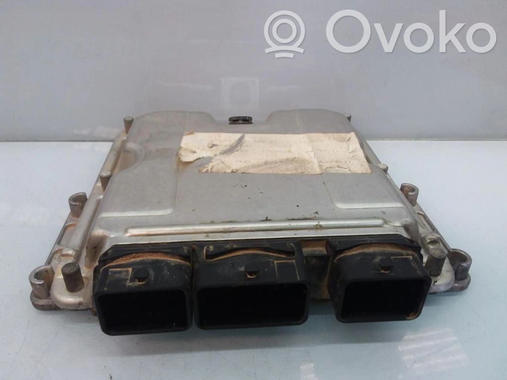 Centralina/modulo motore ECU   0281010779