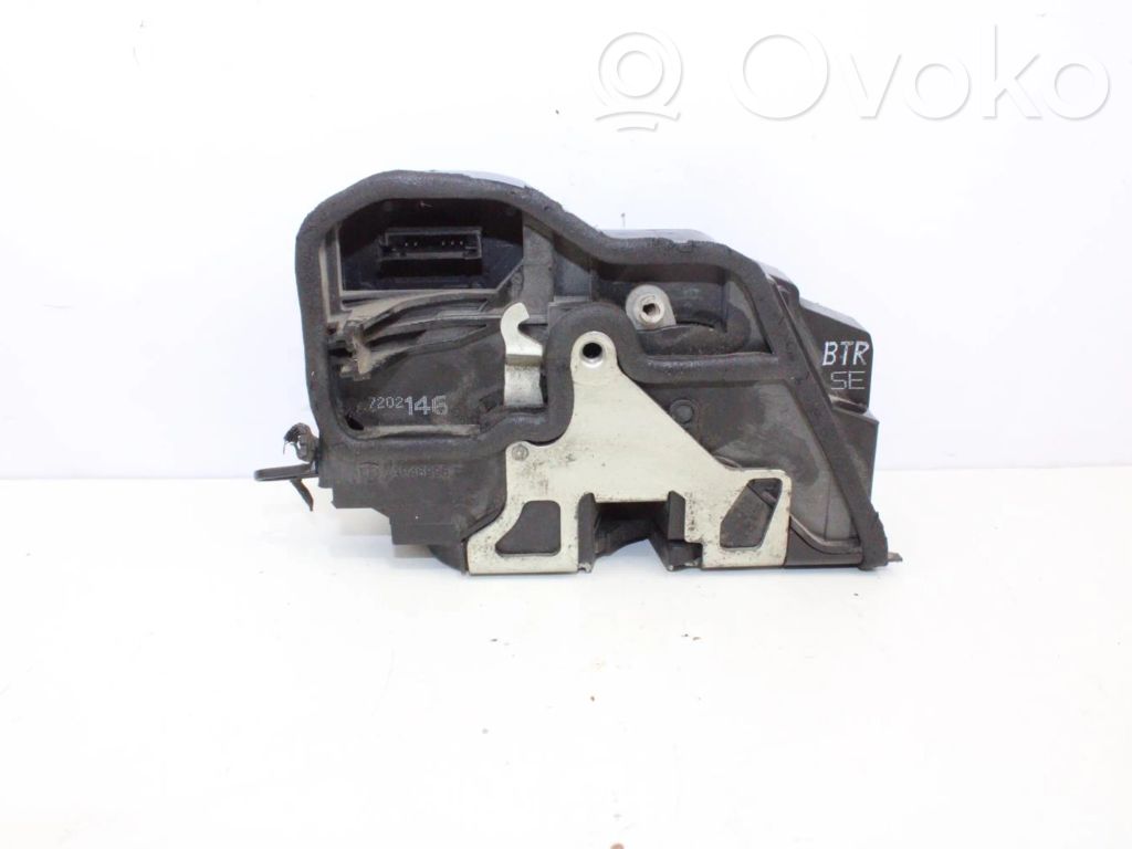 Cerradura de puerta delantera   7202146