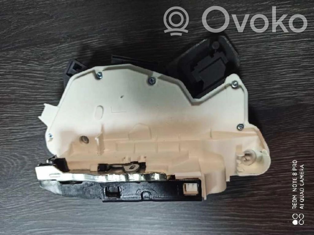 Volkswagen Golf VI Serratura portiera anteriore